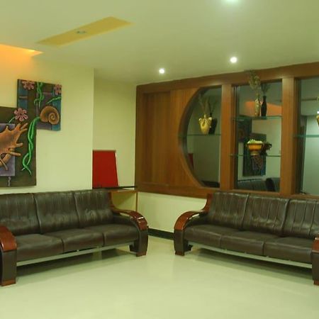 Hotel Sitara Royal Haiderabad Buitenkant foto