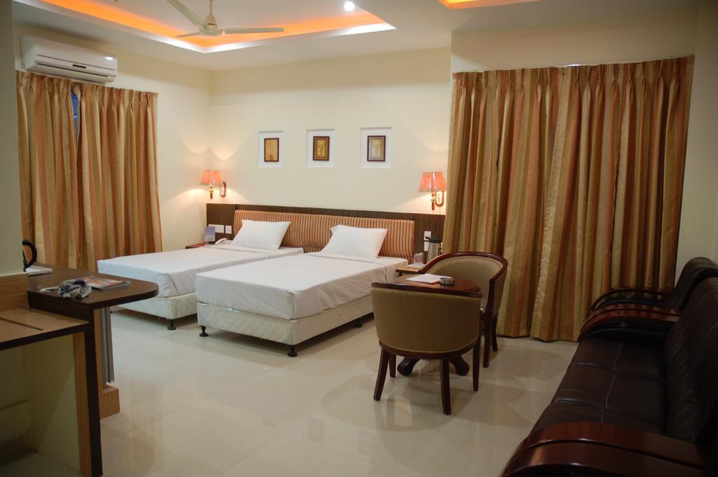 Hotel Sitara Royal Haiderabad Buitenkant foto