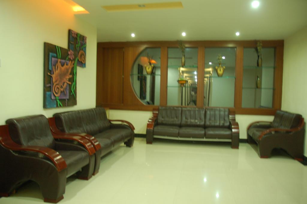 Hotel Sitara Royal Haiderabad Kamer foto