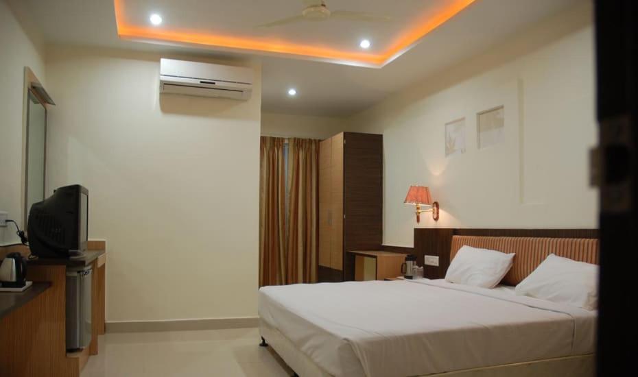 Hotel Sitara Royal Haiderabad Buitenkant foto