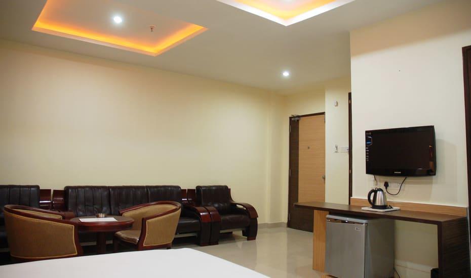 Hotel Sitara Royal Haiderabad Buitenkant foto